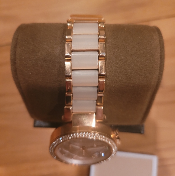 MK Parker Round Rose Gold watch - Picture 7 of 10